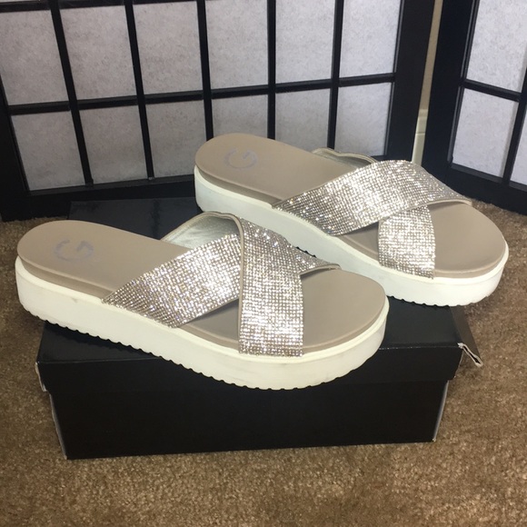 Guess sandals - Picture 2 of 3